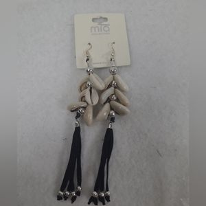 Mia Collection Shell Dangle Earrings  with Black Tassels & silver beads. New.